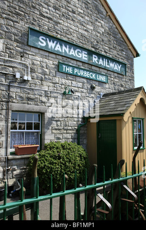 Swanage Railway Station sur la ligne de Purbeck Dorset. Exploité par une société privée en utilisant la vapeur et vieille locomotives diesel. Banque D'Images