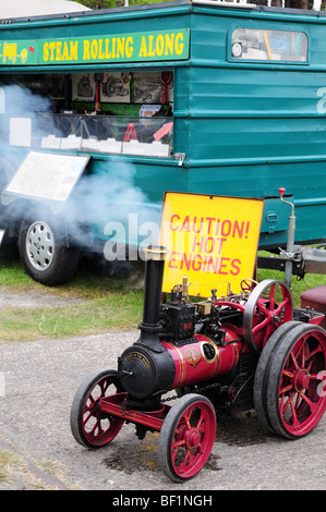 Moteur de traction à vapeur modèle rassemblement à Pembrey Country Park Carmarthenshire Wales Cymru UK Banque D'Images