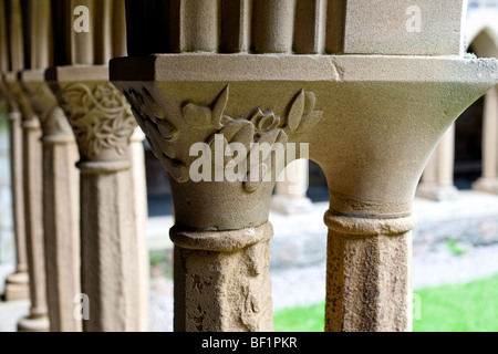 Les cloîtres et sculptures sur pierre de l'abbaye d'Iona l'île d'Iona, Ecosse Banque D'Images