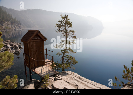 Cleetwood Cove gage d'enregistrement du niveau de l'eau - Crater Lake National Park Utah Banque D'Images