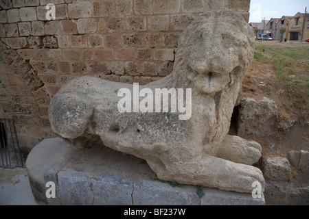 St Marks lion symbole de Venise dans les murs de la vieille ville de Famagouste République turque de Chypre-Nord rtcn Banque D'Images