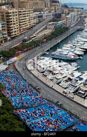 La foule du stade de Formule 1 Monaco pendant le Grand Prix Banque D'Images