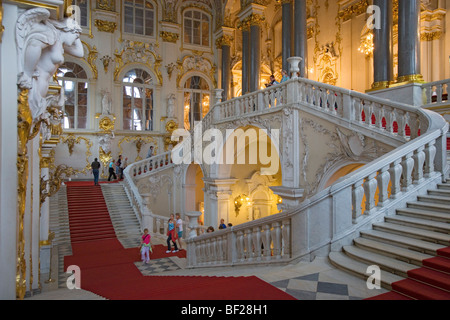 Escalier principal dans l'Ermitage dans le Palais d'hiver, la Jordanie escalier, Saint Petersburg, Russie Banque D'Images