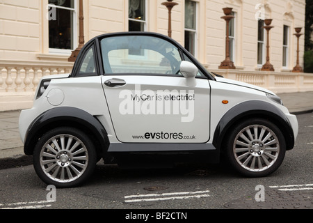 Ma voiture en stationnement de voiture électrique à Pall Mall London Banque D'Images