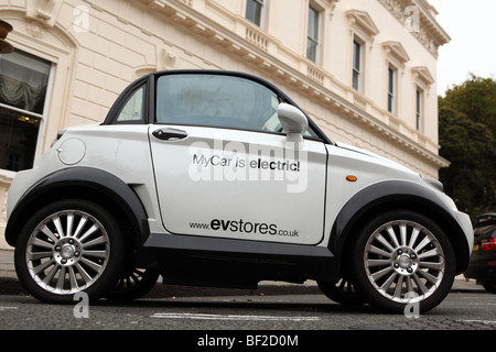 Ma voiture en stationnement de voiture électrique à Pall Mall London Banque D'Images