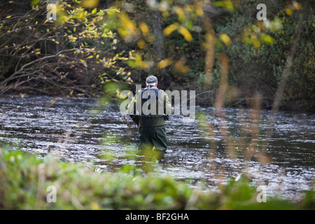 La pêche au saumon sur la rivière Tyne nord northumberland england uk à Bellingham Banque D'Images
