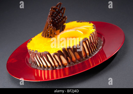 Close-up de garniture au chocolat Gâteau flan citron sur Banque D'Images