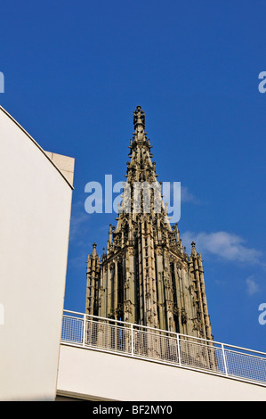 Stadthaus hall et Ulmer Münster minster, Ulm, Bade-Wurtemberg, Allemagne, Europe Banque D'Images