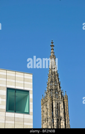 Sammlung Weishaupt art collection et Ulmer Münster minster, Ulm, Bade-Wurtemberg, Allemagne, Europe Banque D'Images