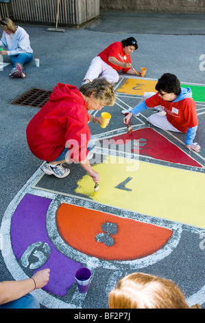 Les participants d'un projet à l'année Ville Hêtre Elementary School, Manchester, NH. L'image n'est pas model / propriété libéré. Banque D'Images