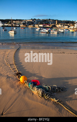 Début septembre, le port et la baie de St Ives, Cornouailles du nord, sud-ouest de l'Angleterre Banque D'Images