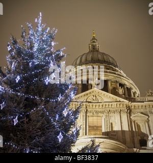 La Cathédrale St Paul à Noël Banque D'Images