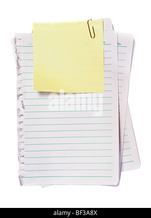 Memo clip jaune avec du papier, écrire note sur elle Banque D'Images