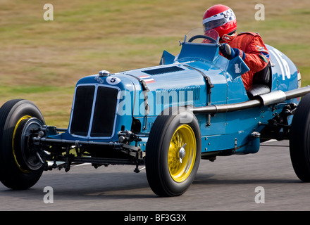 Ère 1936 B-type R5B 'Remus avec chauffeur Ludovic Lindsay au Goodwood Revival 2009, Sussex, UK. Banque D'Images