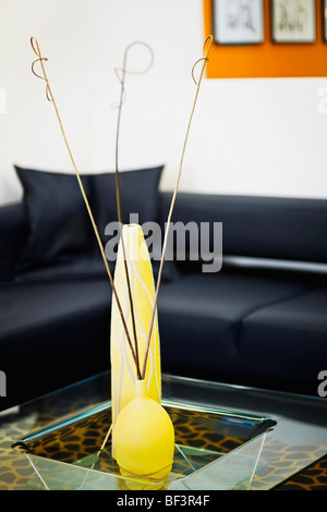 Vases sur une table Banque D'Images