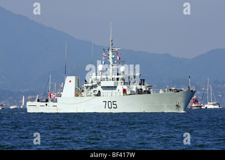 La Marine canadienne de la classe KINGSTON Navire de patrouille NCSM Whitehorse (MM 705) navigue dans la baie de San Francisco Banque D'Images