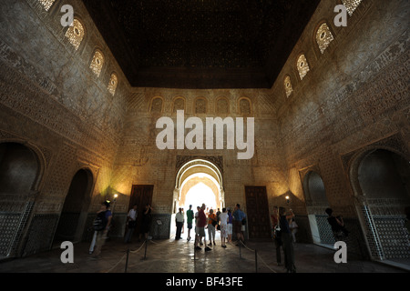 Salle des Ambassadeurs (intérieur), Comares Palace, palais Nasrides, l'Alhambra, Grenade, Andalousie, Espagne Banque D'Images