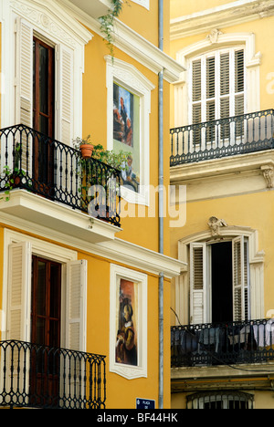 Peintures en trompe d'œil sur la construction d'avant sur la Plaza de Sant Nicolau à Valence, Espagne Banque D'Images