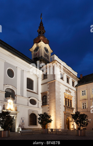 Landhaus immeuble avec portail et Minoritenkirche, Église de l'Mineurs Conventuels, Linz, Haute Autriche, Autriche, Europe Banque D'Images