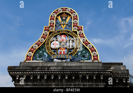 Armoiries de décoration à partir de 1864 des chemins de London, Chatham et Douvres sur la Tamise, Londres, England, United Kingdo Banque D'Images