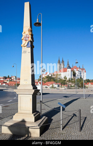 Colonne Post devant le château Albrechtsburg à Meissen, Saxe, Allemagne, Europe Banque D'Images