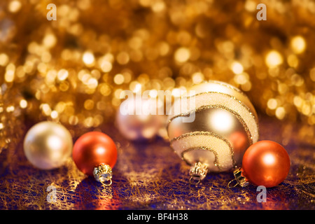 Décorations de Noël avec des boules de l'arbre de Noël Banque D'Images