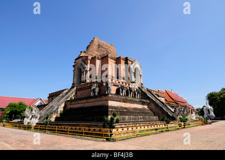 La Thaïlande, Chiang Mai, le Wat Chedi Luang Banque D'Images