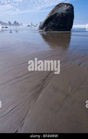 Rock le Bandon Beach, Oregon, USA Banque D'Images