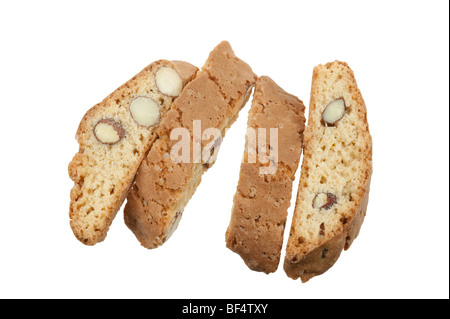 Biscuits aux amandes croquantes original italien isolé sur fond blanc Banque D'Images