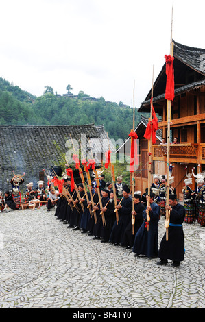 Les musiciens jouent Miao, Lusheng Leishan County, province de Guizhou, Chine Banque D'Images