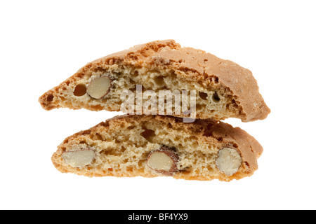 Biscuits aux amandes croquantes original italien isolé sur fond blanc Banque D'Images