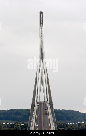 Pont du pont de Normandie, à l'embouchure de la Seine près du Havre, l'architecte Michel Virlogeux, pont à haubans avec t Banque D'Images