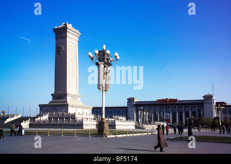 Monument aux héros du peuple sur la Place Tian'an Men, Beijing, Chine Banque D'Images