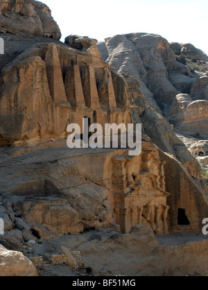 L'Obélisque tombe et Porte Bab as-Siq Triclinium à l'entrée de Petra, Jordanie Banque D'Images