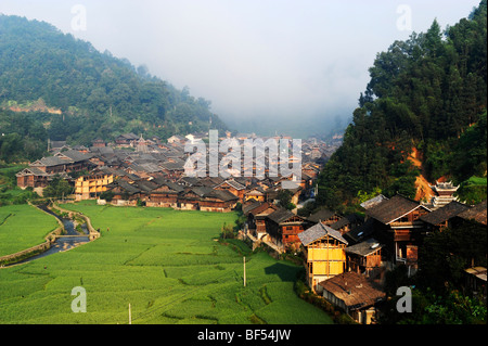 Zhaoxing Liping Dong Village, comté, Qiandongnan Miao et Dong, province de Guizhou Préfecture autonome, Chine Banque D'Images