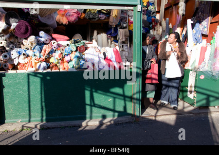 UK.Afro Antillais et textiles boutique tissu dans Ridley Road market Londres Hackney,Photo Julio Etchart Banque D'Images