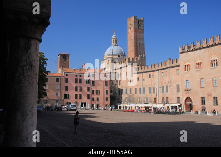 Piazza Sordello avec l'église de Saint Andrea, Mantoue ou Mantoue, Lombardie, Italie du nord, Italie, Europe Banque D'Images