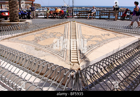 Fontaine romaine antique, 4e siècle, mosaic, poissons et la vie marine, bateaux, Limín Chersonisou Hersonissos, Crète, Grèce, Europe Banque D'Images