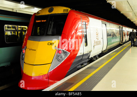 Gatwick Express, la gare de Victoria, Londres, Angleterre, Royaume-Uni, Europe Banque D'Images