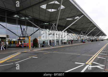 Hall d'entrée, de l'aéroport de Londres Stansted, Londres, Angleterre, Royaume-Uni, Europe Banque D'Images