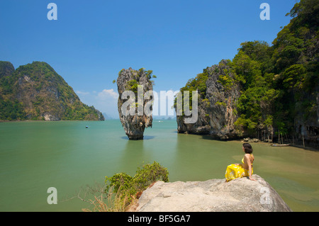 Rock James Bond dans l'Phnag Nga Bay, Thaïlande, Asie Banque D'Images