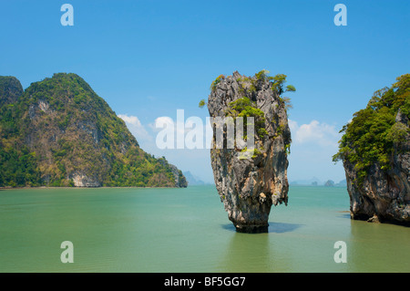 Rock James Bond dans l'Phnag Nga Bay, Thaïlande, Asie Banque D'Images