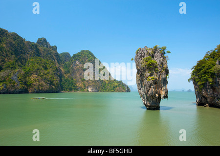 Rock James Bond dans l'Phnag Nga Bay, Thaïlande, Asie Banque D'Images