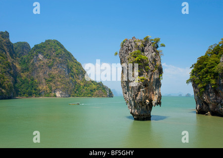 Rock James Bond dans l'Phnag Nga Bay, Thaïlande, Asie Banque D'Images