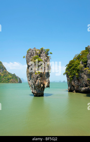 Rock James Bond dans l'Phnag Nga Bay, Thaïlande, Asie Banque D'Images