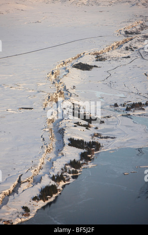 Dorsale médio-ligne de faille, l'hiver, le Parc National de Thingvellir, Islande Banque D'Images