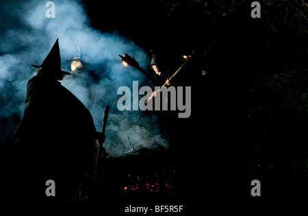 Les sorcières d'Halloween se prépare à célébrer le nouvel an païen et fête celtique de Samhain Banque D'Images