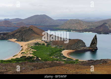 Sullivan Bay et Pinnacle Rock, Bartolom Island, îles Galapagos, Equateur, Amérique du Sud Banque D'Images
