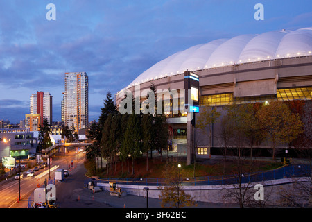 Pacific Avenue et BC Place Stadium. Site de 2010 Jeux Olympiques d'ouverture et de clôture. Le centre-ville de Vancouver. Banque D'Images