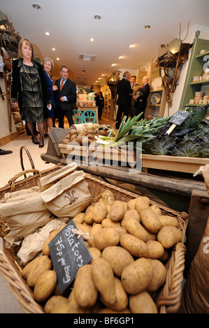 Ouverture de la boutique Highgrove à Tetbury Mars 2008 Banque D'Images